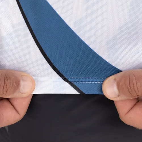 Elastic Seams